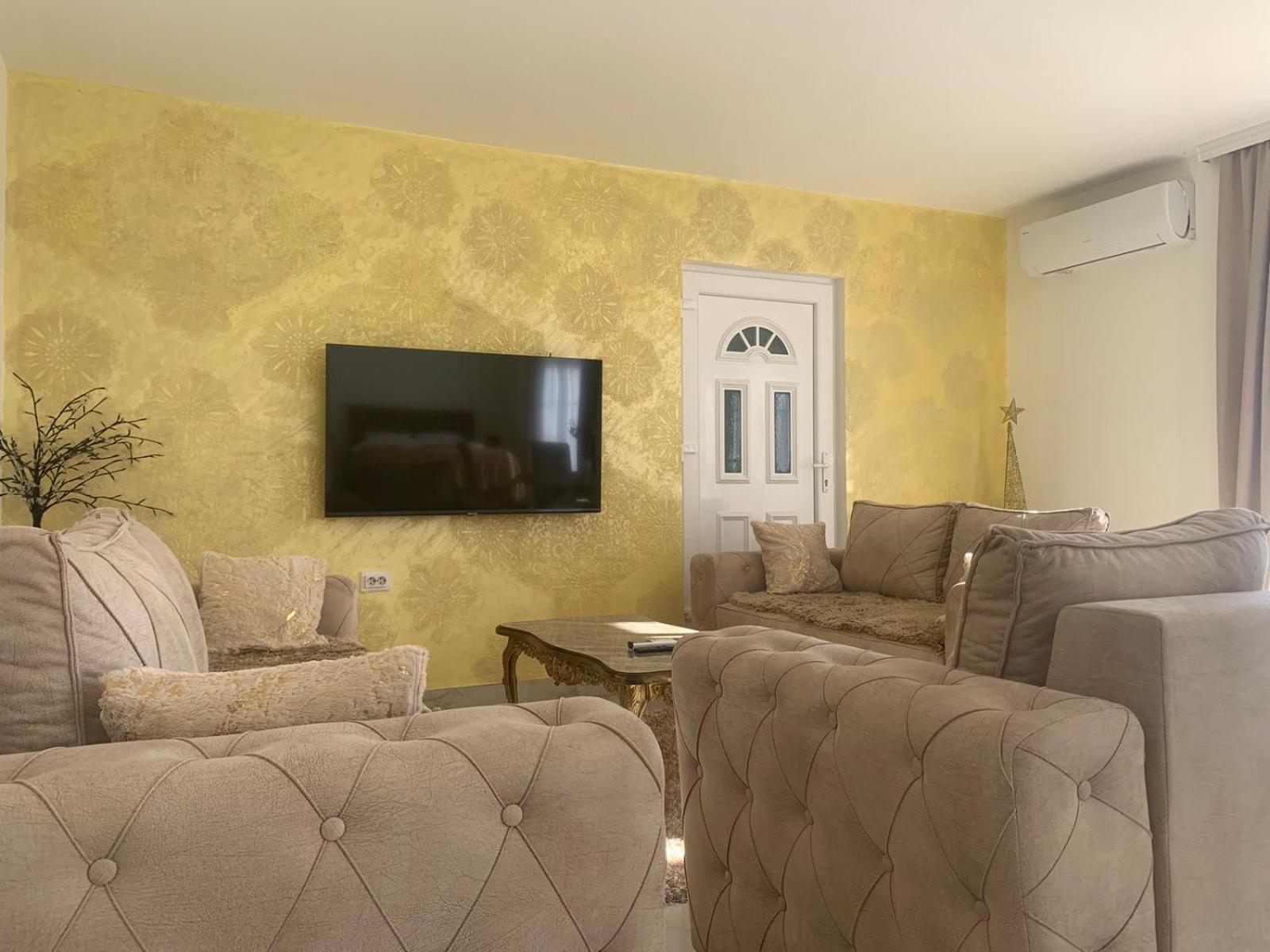 Dina Lux Apartman Jagodina Exterior photo